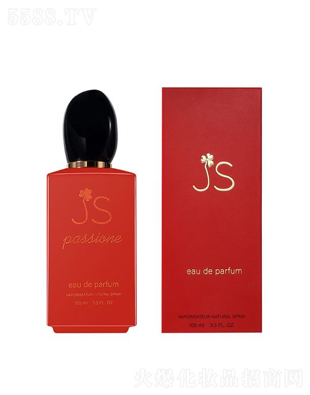 С�����㓴��һ��Ůʿ��ˮ