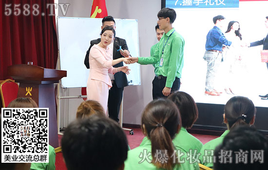 �С��Y���߱����£��o���Y���粽�y��