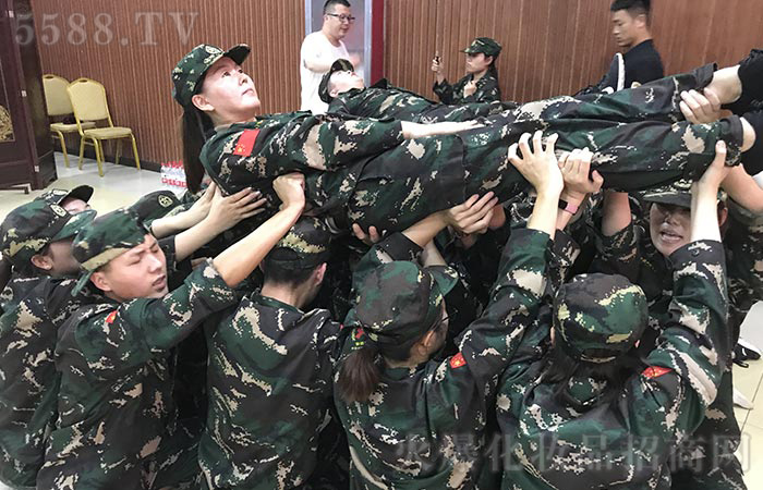 �����������������L