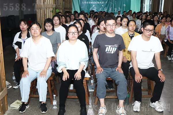 �㲽�Ͼ�ɽ����������Ļ������ܾ���������