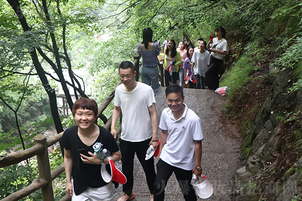 ���˿s�������H��ȫ���Ը�