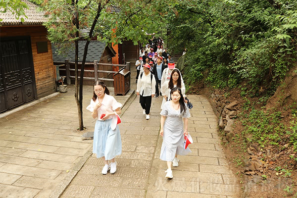 һ���ܶ�������ܴ��L������