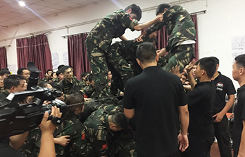 ����������ۣ��҂�ҲҪ�Գֵ�����