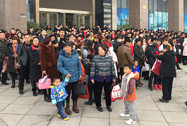 ��ʮ����������B(y��ng)�������gӭ��ĸ���c��10�꣡