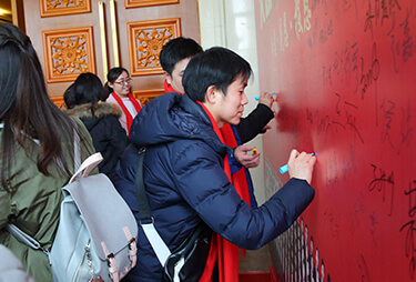 �t̺�㣬��10������ĸ�����������y����˲�g��